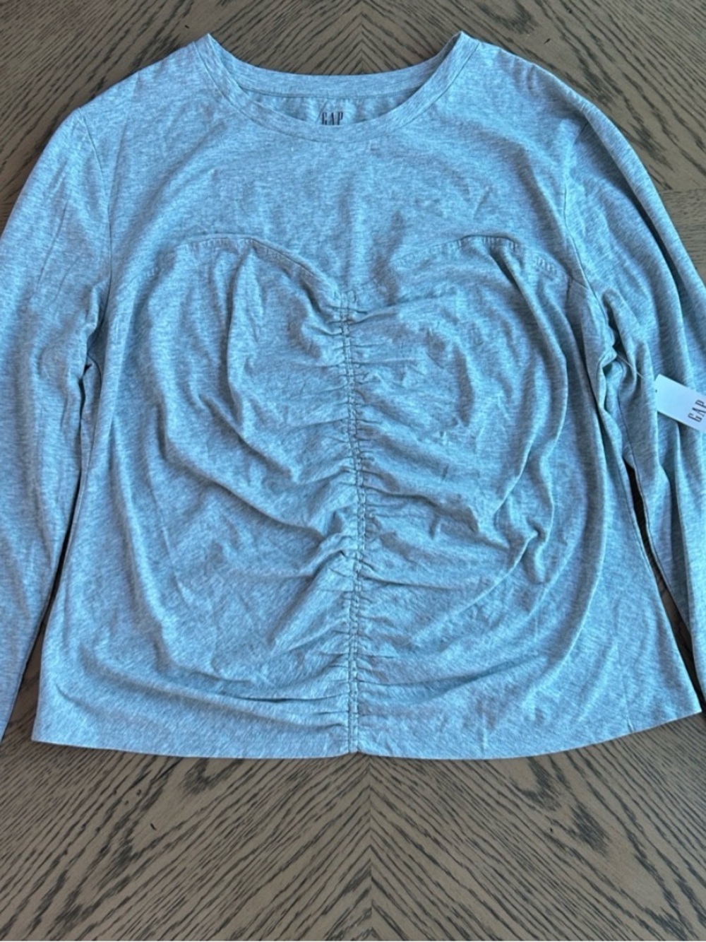 GAP Women’s Light Gray& White Ruched Long Sleeve Tees